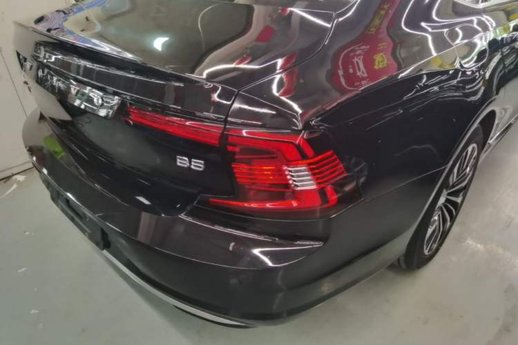 Used Volvo S90 2024 B5 Zhiyi Luxury Edition Right Rear Taillight
