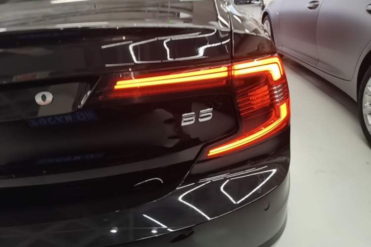 Used Volvo S90 2024 B5 Zhiyuan Luxury Edition Right Rear Taillight