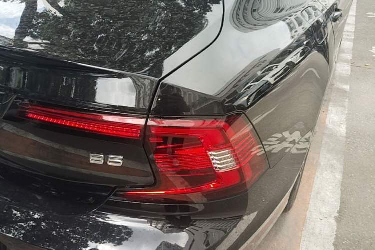 Used Volvo S90 2024 B5 Zhiyi Luxury Edition Right Rear Taillight