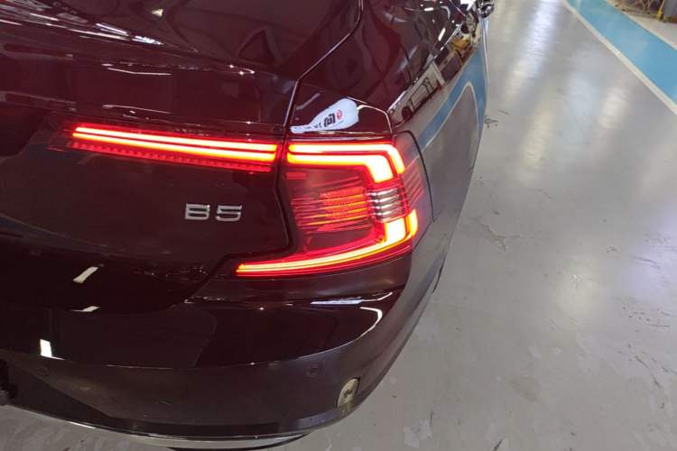 Used Volvo S90 2024 B5 Zhiyi Luxury Edition Right Rear Taillight