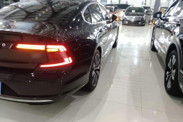 Used Volvo S90 2024 B5 Zhiyuan Luxury Edition Right Rear Taillight