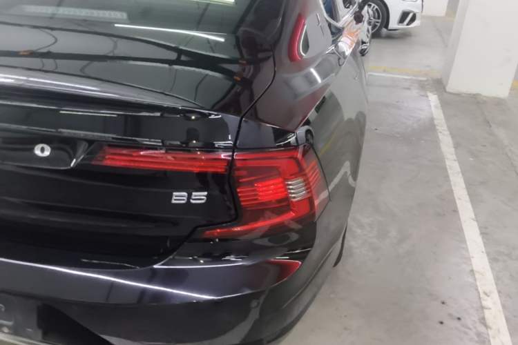 Used Volvo S90 2024 B5 Zhiyi Luxury Edition Right Rear Taillight