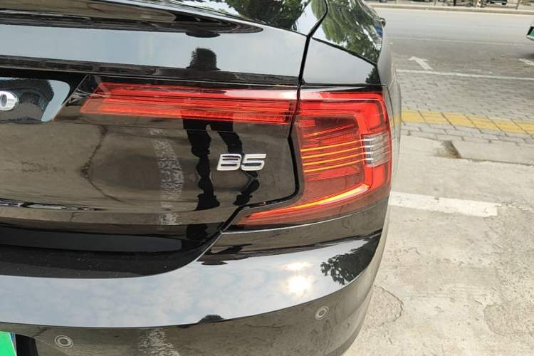Used Volvo S90 2024 B5 Zhiyuan Luxury Edition Right Rear Taillight