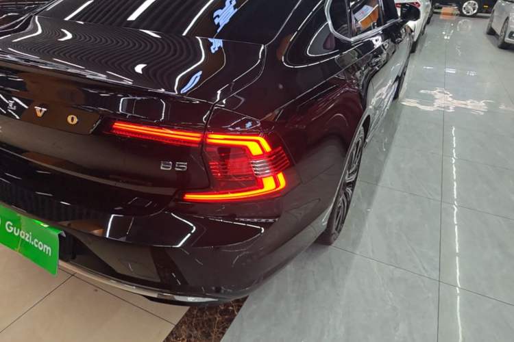 Used Volvo S90 2024 B5 Zhiyuan Luxury Edition Right Rear Taillight