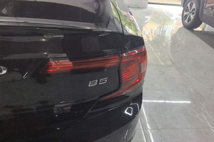Used Volvo S90 2024 B5 Zhiyuan Luxury Edition Right Rear Taillight