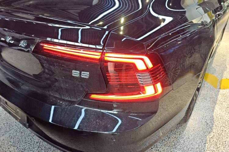 Used Volvo S90 2024 B5 Zhiyuan Luxury Edition Right Rear Taillight