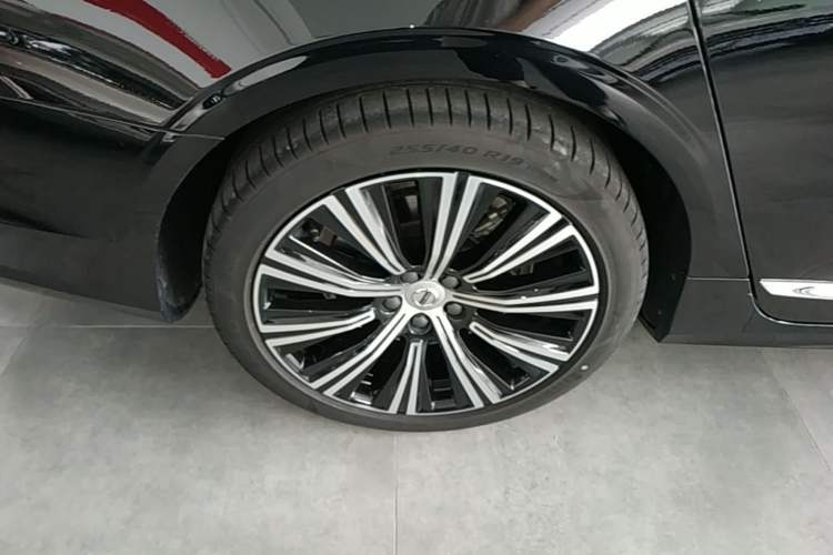 Used Volvo S90 2024 B5 Zhiyuan Luxury Edition Right Rear Wheel Hub
