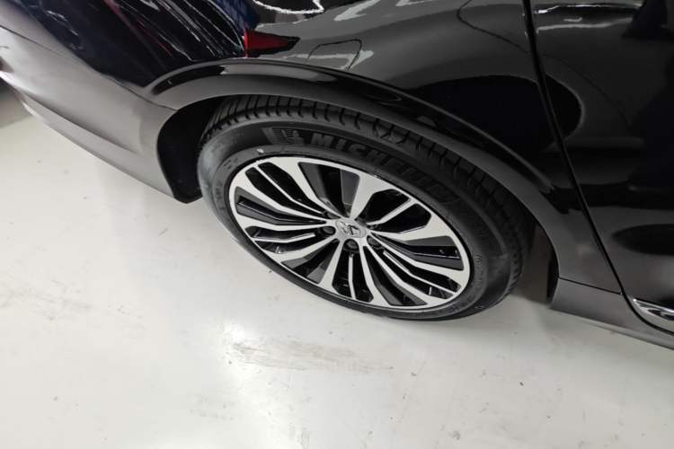 Used Volvo S90 2024 B5 Zhiyi Luxury Edition Right Rear Wheel Hub