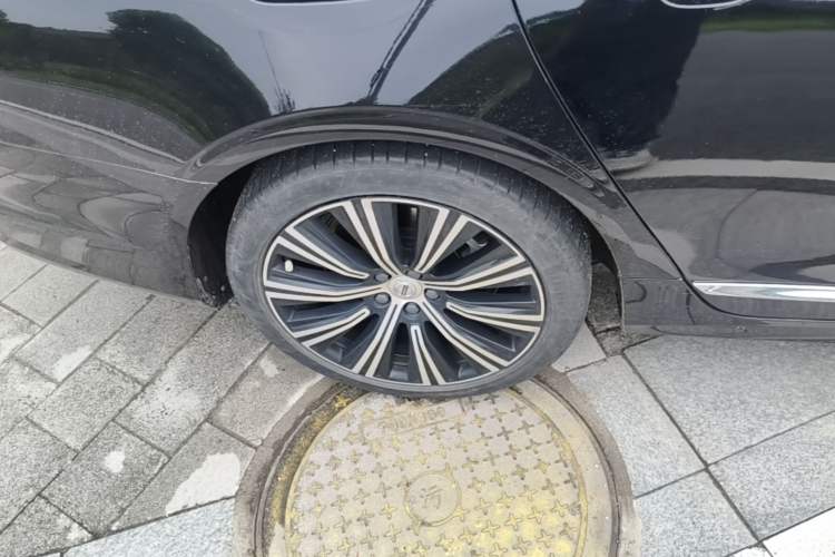 Used Volvo S90 2024 B5 Zhiyuan Luxury Edition Right Rear Wheel Hub