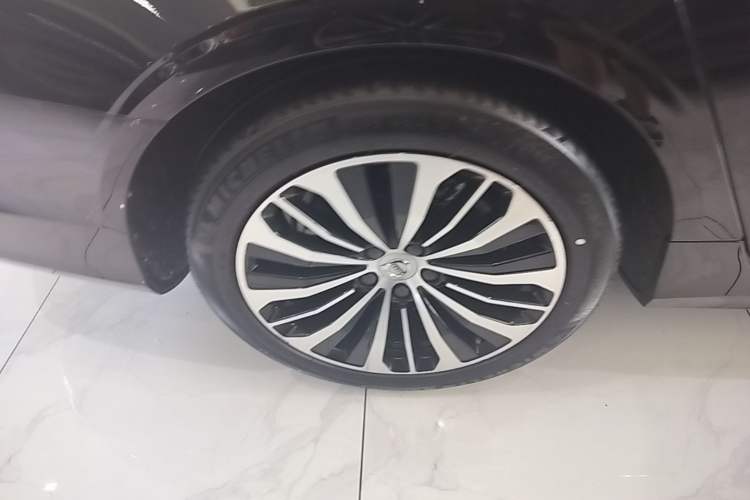 Used Volvo S90 2024 B5 Zhiyi Luxury Edition Right Rear Wheel Hub