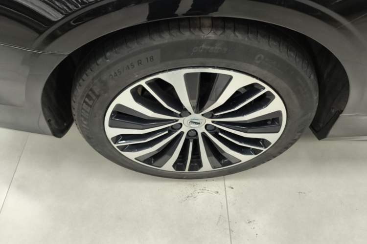 Used Volvo S90 2024 B5 Zhiyi Luxury Edition Right Rear Wheel Hub