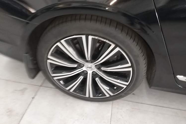 Used Volvo S90 2024 B5 Zhiyuan Luxury Edition Right Rear Wheel Hub
