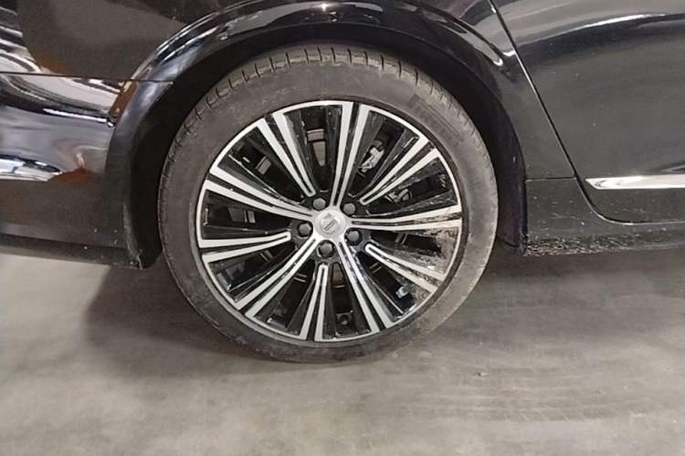 Used Volvo S90 2024 B5 Zhiyuan Luxury Edition Right Rear Wheel Hub