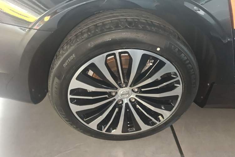 Used Volvo S90 2024 B5 Zhiyi Luxury Edition Right Rear Wheel Hub
