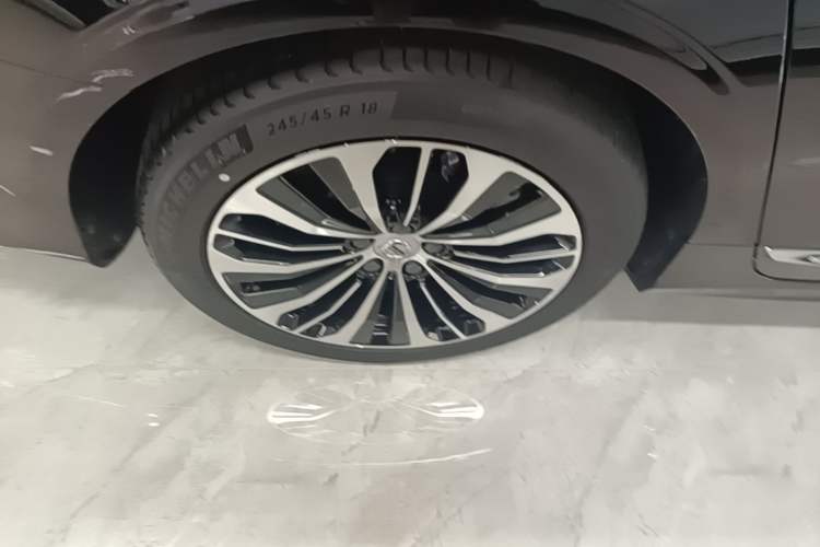 Used Volvo S90 2024 B5 Zhiyi Luxury Edition Right Rear Wheel Hub