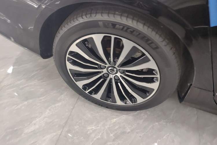 Used Volvo S90 2024 B5 Zhiyi Luxury Edition Right Rear Wheel Hub