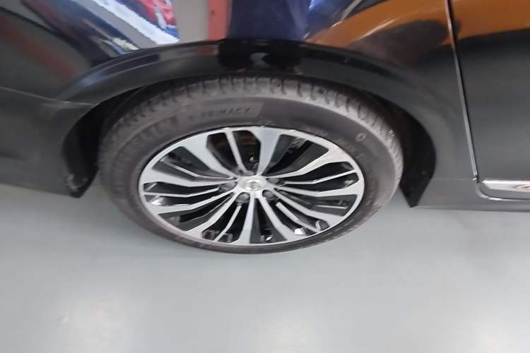 Used Volvo S90 2024 B5 Zhiyi Luxury Edition Right Rear Wheel Hub