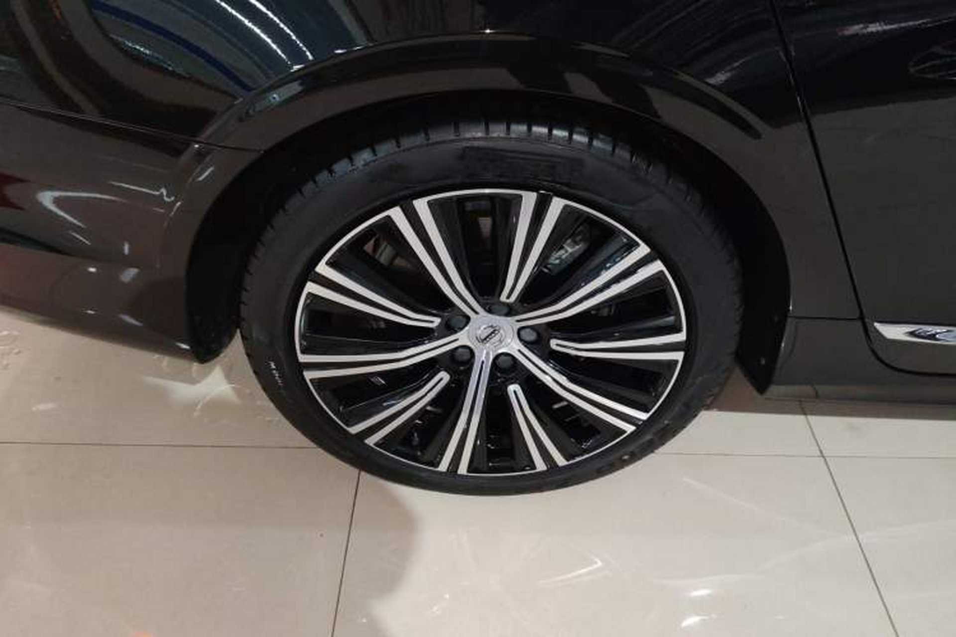 Used Volvo S90 2024 B5 Luxury Smart Edition Right Rear Wheel Hub
