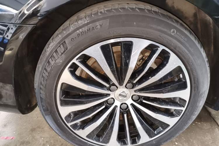 Used Volvo S90 2024 B5 Zhiyi Luxury Edition Right Rear Wheel Hub