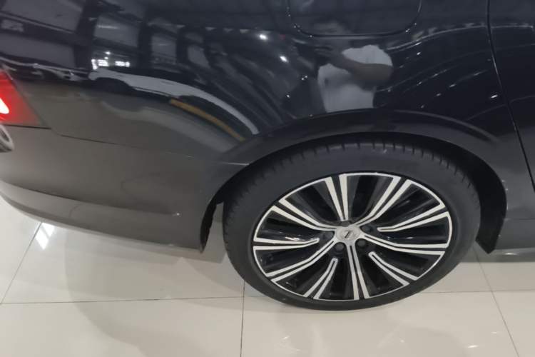 Used Volvo S90 2024 B5 Zhiyuan Luxury Edition Right Rear Wheel Hub