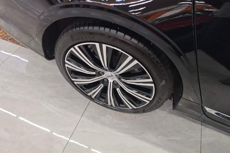 Used Volvo S90 2024 B5 Zhiyuan Luxury Edition Right Rear Wheel Hub