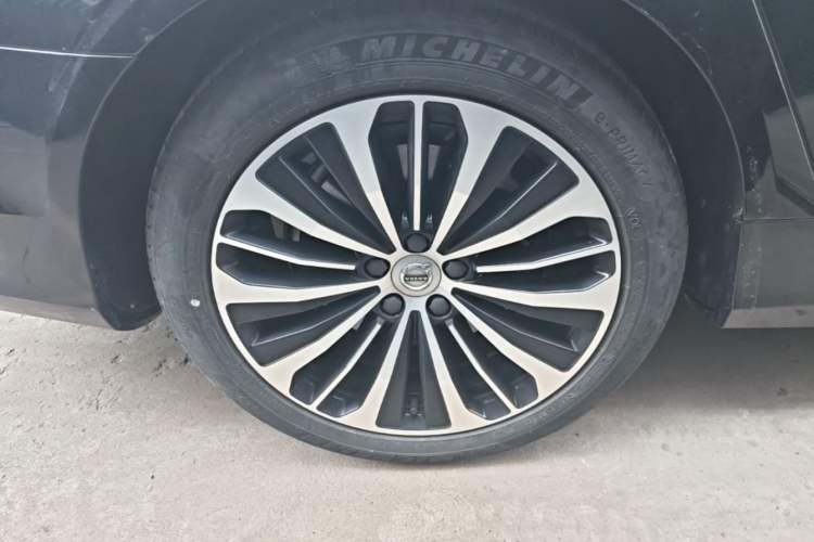Used Volvo S90 2024 B5 Zhiyi Luxury Edition Right Rear Wheel Hub