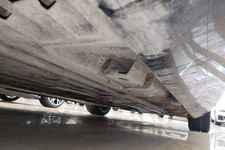 Used Volvo S90 2024 B5 Zhiyuan Luxury Edition Right Side Sill