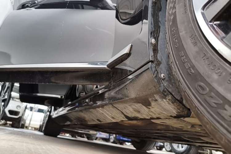Used Volvo S90 2024 B5 Zhiyi Luxury Edition Right Side Sill