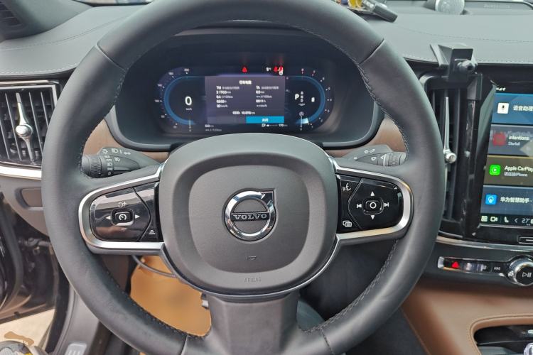 Used Volvo S90 2024 B5 Luxury Smart Edition Steering Wheel