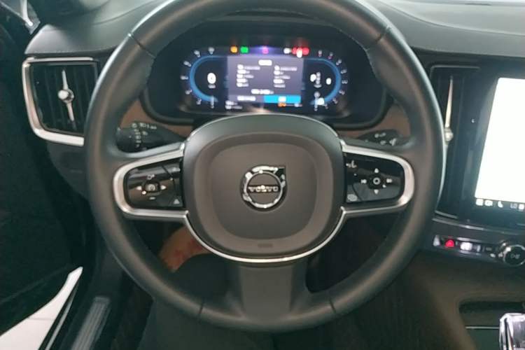 Used Volvo S90 2024 B5 Zhiyuan Luxury Edition Steering Wheel