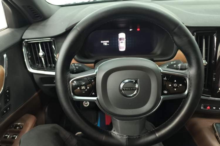 Used Volvo S90 2024 B5 Zhiyi Luxury Edition Steering Wheel