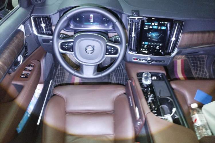 Used Volvo S90 2024 B5 Zhiyuan Luxury Edition Steering Wheel