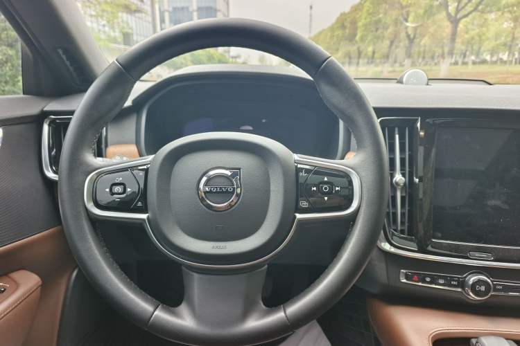 Used Volvo S90 2024 B5 Zhiyi Luxury Edition Steering Wheel