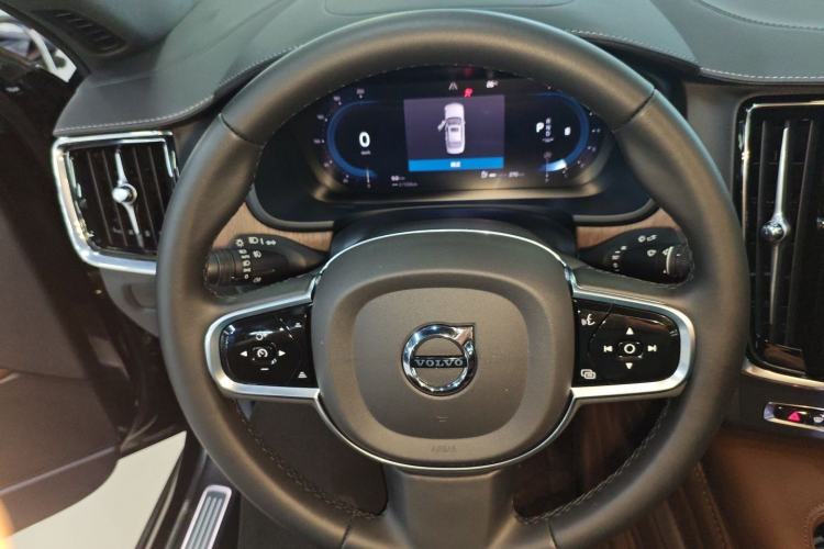 Used Volvo S90 2024 B5 Zhiyuan Luxury Edition Steering Wheel