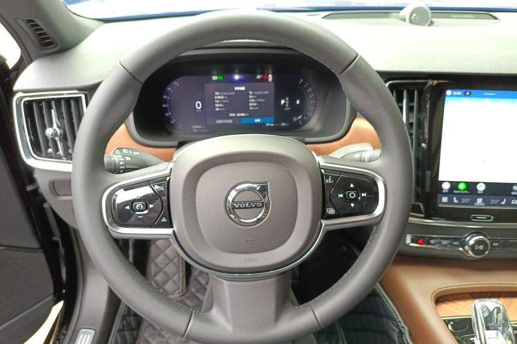 Used Volvo S90 2024 B5 Zhiyi Luxury Edition Steering Wheel
