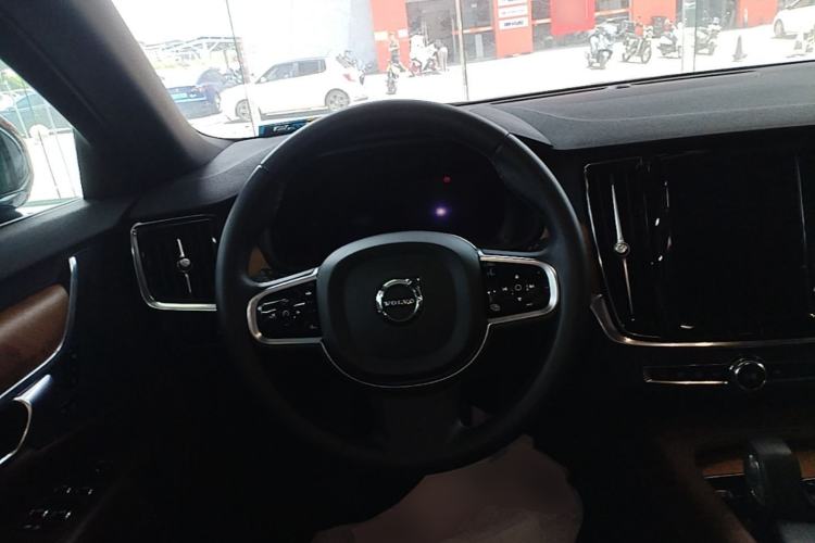 Used Volvo S90 2024 B5 Zhiyi Luxury Edition Steering Wheel