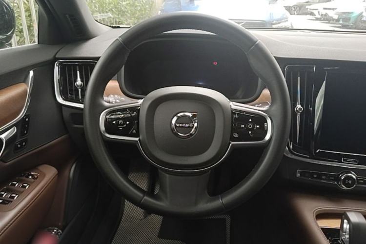 Used Volvo S90 2024 B5 Zhiyi Luxury Edition Steering Wheel
