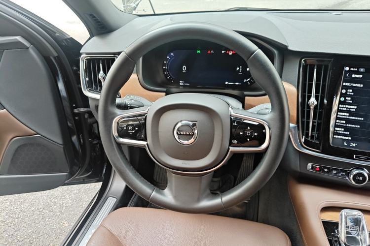 Used Volvo S90 2024 B5 Zhiyi Luxury Edition Steering Wheel