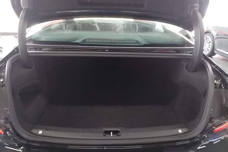 Used Volvo S90 2024 B5 Zhiyi Luxury Edition Trunk