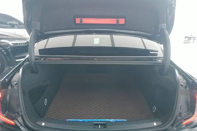 Used Volvo S90 2024 B5 Zhiyuan Luxury Edition Trunk