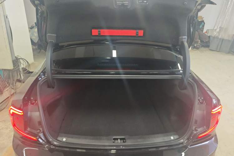 Used Volvo S90 2024 B5 Zhiyuan Luxury Edition Trunk