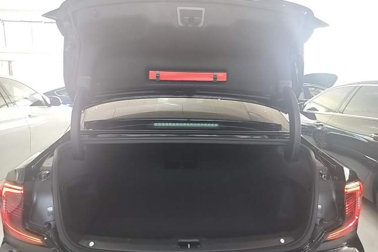 Used Volvo S90 2024 B5 Zhiyi Luxury Edition Trunk