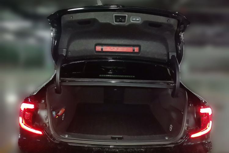 Used Volvo S90 2024 B5 Zhiyuan Luxury Edition Trunk