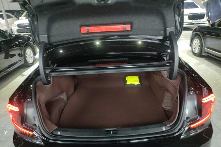 Used Volvo S90 2024 B5 Zhiyuan Luxury Edition Trunk