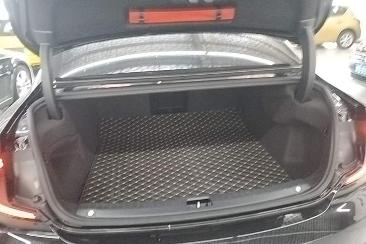 Used Volvo S90 2024 B5 Zhiyuan Luxury Edition Trunk