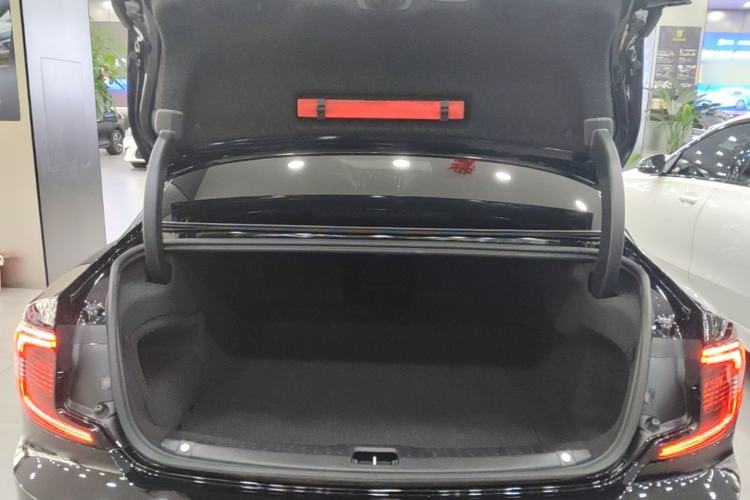 Used Volvo S90 2024 B5 Zhiyuan Luxury Edition Trunk