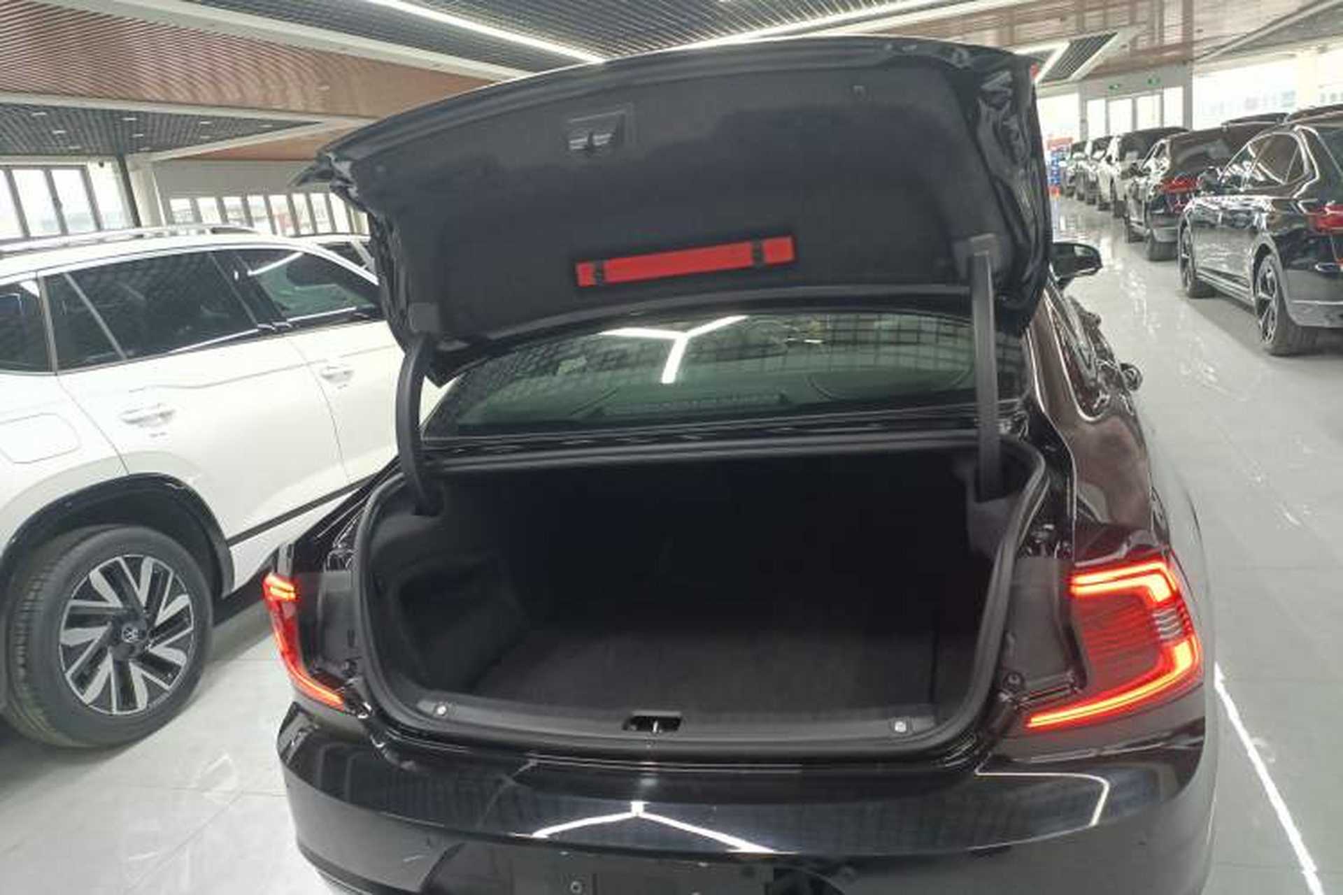 Used Volvo S90 2024 B5 Zhiyi Luxury Edition Trunk