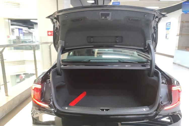 Used Volvo S90 2024 B5 Zhiyi Luxury Edition Trunk