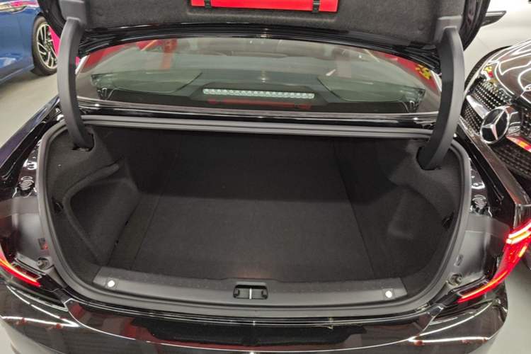 Used Volvo S90 2024 B5 Zhiyi Luxury Edition Trunk