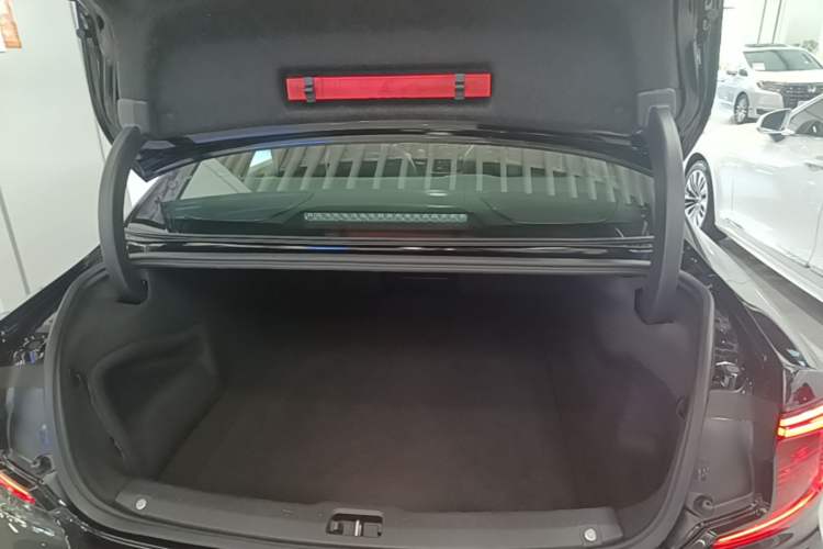 Used Volvo S90 2024 B5 Zhiyi Luxury Edition Trunk